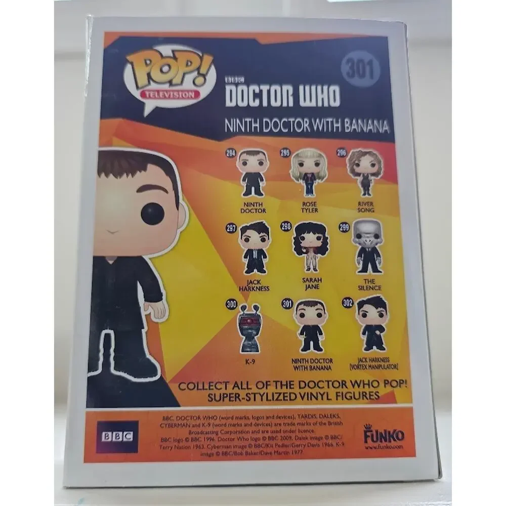 Funko Pop 9th Doctor with Banana Hot Topic Exclusive Doctor Who #301 Vaulted - Picture 2 of 6